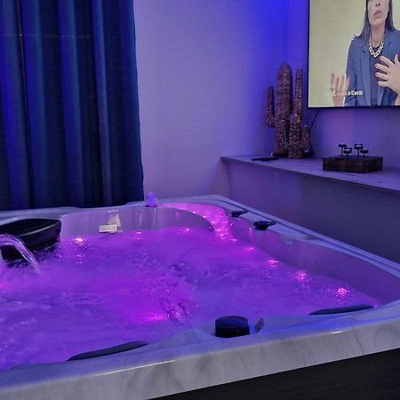 Blue Lagoon Spas Монтобан Экстерьер фото